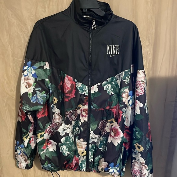 Nike Sportswear Floral Print Women